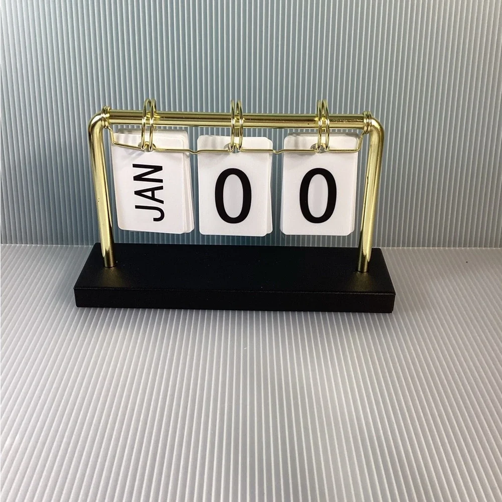 Threshold Desk Calendar - Gold
